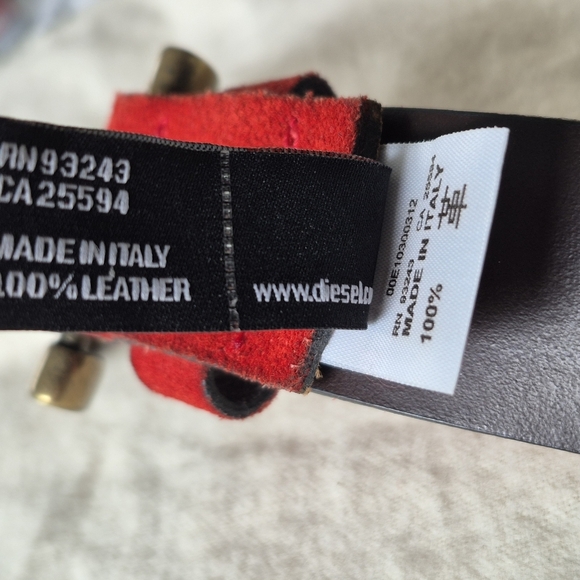 Vintage Diesel Red Suede Belt with Brass Buckle Size 80 . 39 Inch - Picture 4 of 15